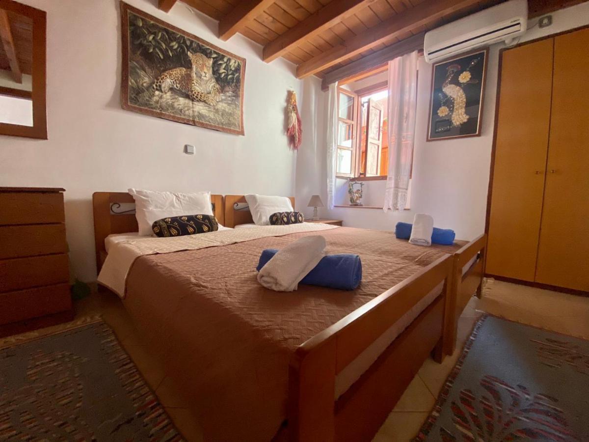 Villa Afroditi Chalki Town Exteriör bild